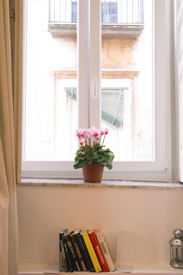 La Casa Del Nespolo, 2 Terrazzi E 2 Bagni In Centro Leilighet Napoli Eksteriør bilde