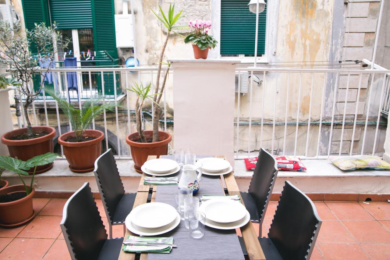 La Casa Del Nespolo, 2 Terrazzi E 2 Bagni In Centro Leilighet Napoli Eksteriør bilde