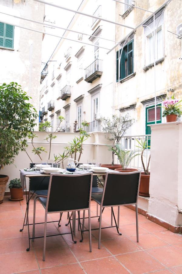 La Casa Del Nespolo, 2 Terrazzi E 2 Bagni In Centro Leilighet Napoli Eksteriør bilde