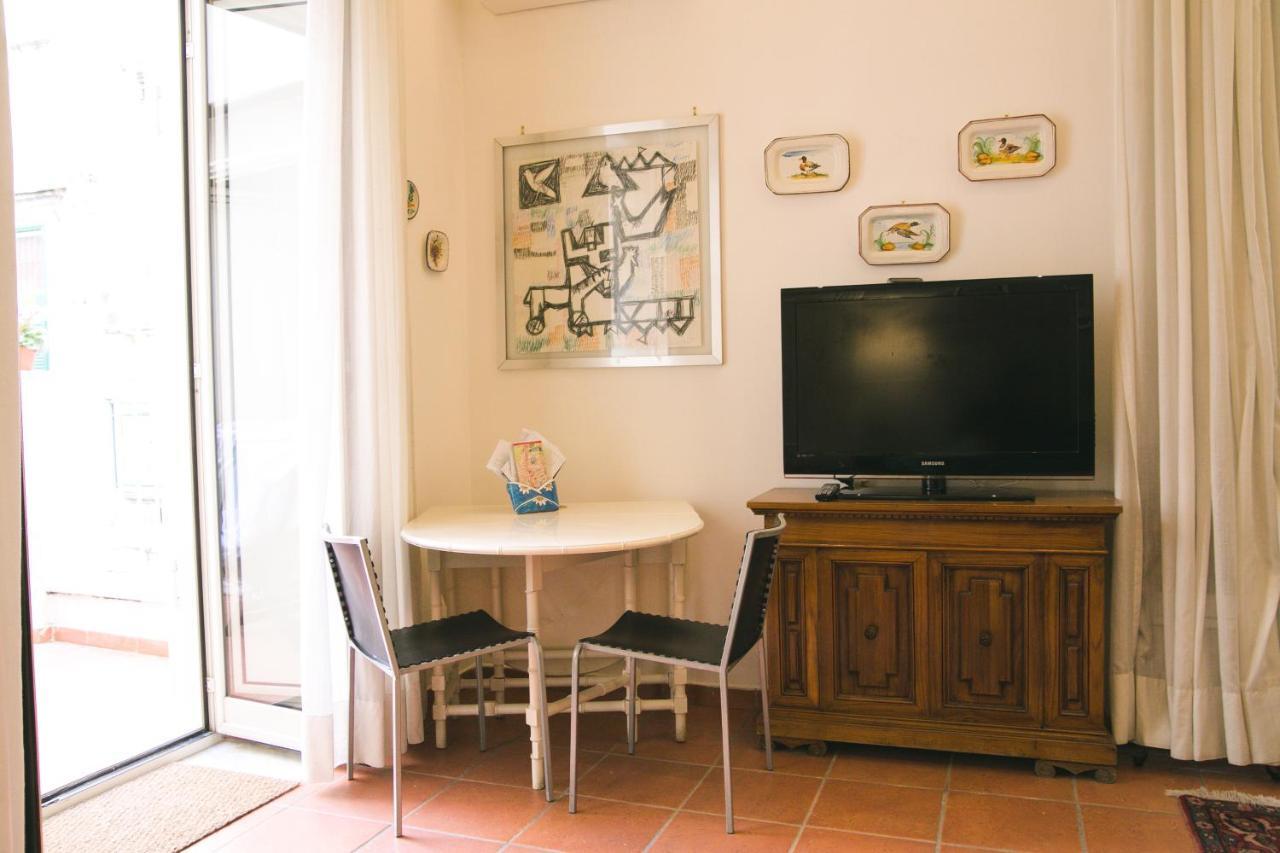 La Casa Del Nespolo, 2 Terrazzi E 2 Bagni In Centro Leilighet Napoli Eksteriør bilde